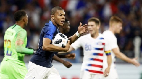 姆巴佩身高1.78米制霸球场！2026赛季40球里程碑背后的速度奥秘