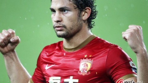 8冠王轰然倒下！广州队1-4惨败亚泰提前一轮降级创历史