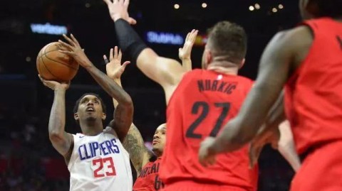 季前赛绝杀夜：勇士1.6秒三分逆转快船