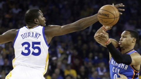 标题：残阵勇士主场惜败骑士 客队提前锁定季后赛