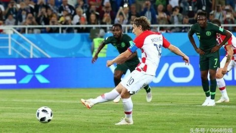 克罗地亚3-0阿根廷：桑保利变阵自毁长城